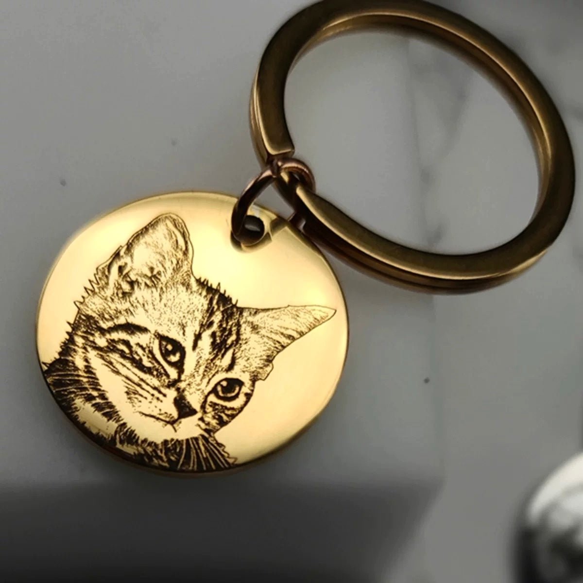 Custom Pet Portrait Keychain (Short)