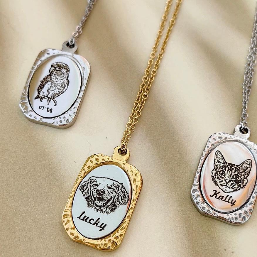 Personalized Pet Portrait Necklace (Portrait)